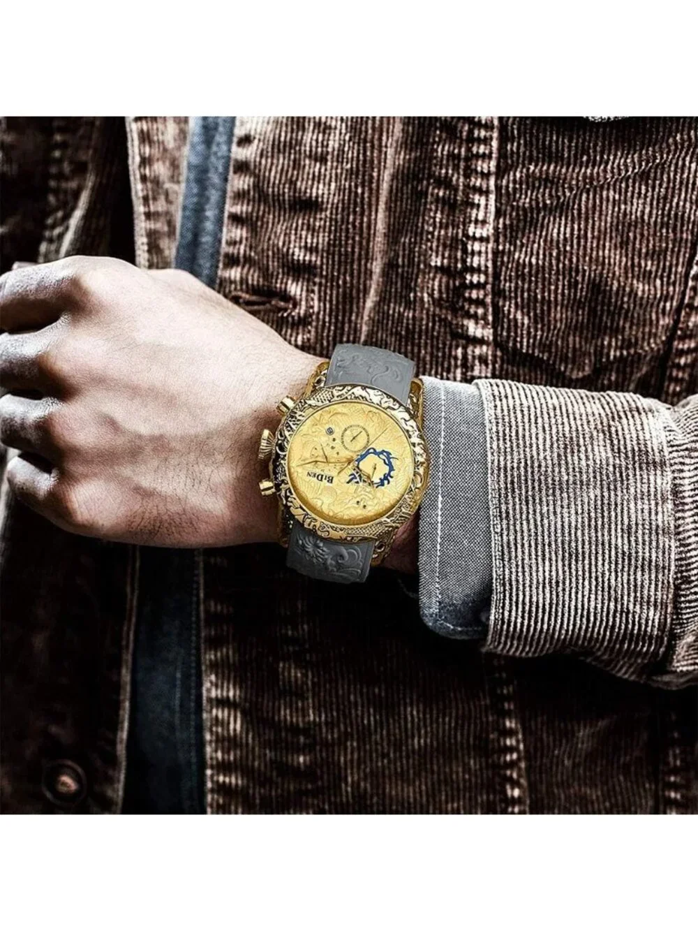 Men's Grey Gold Analog Quartz Big Dial 3D Sculpture Dragon Luxury Wrist Watch